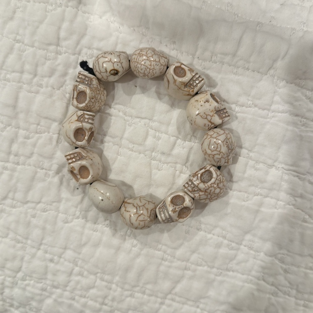 Skull bead bracelet